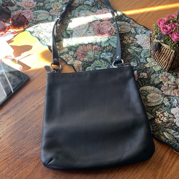 Vintage Coach 9457 Leather Shoulder Bag - Picture 2 of 7